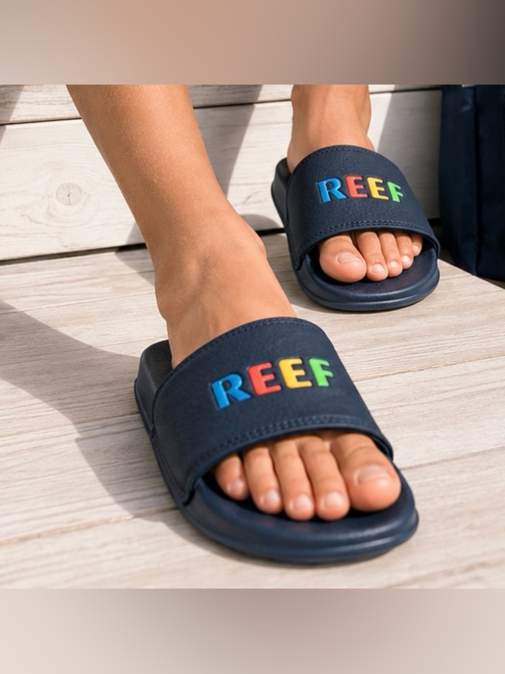 Reef Kids’ One Lightweight Slides Sandals Navy Rainbow Logo Youth Boys 2/3 NWOT